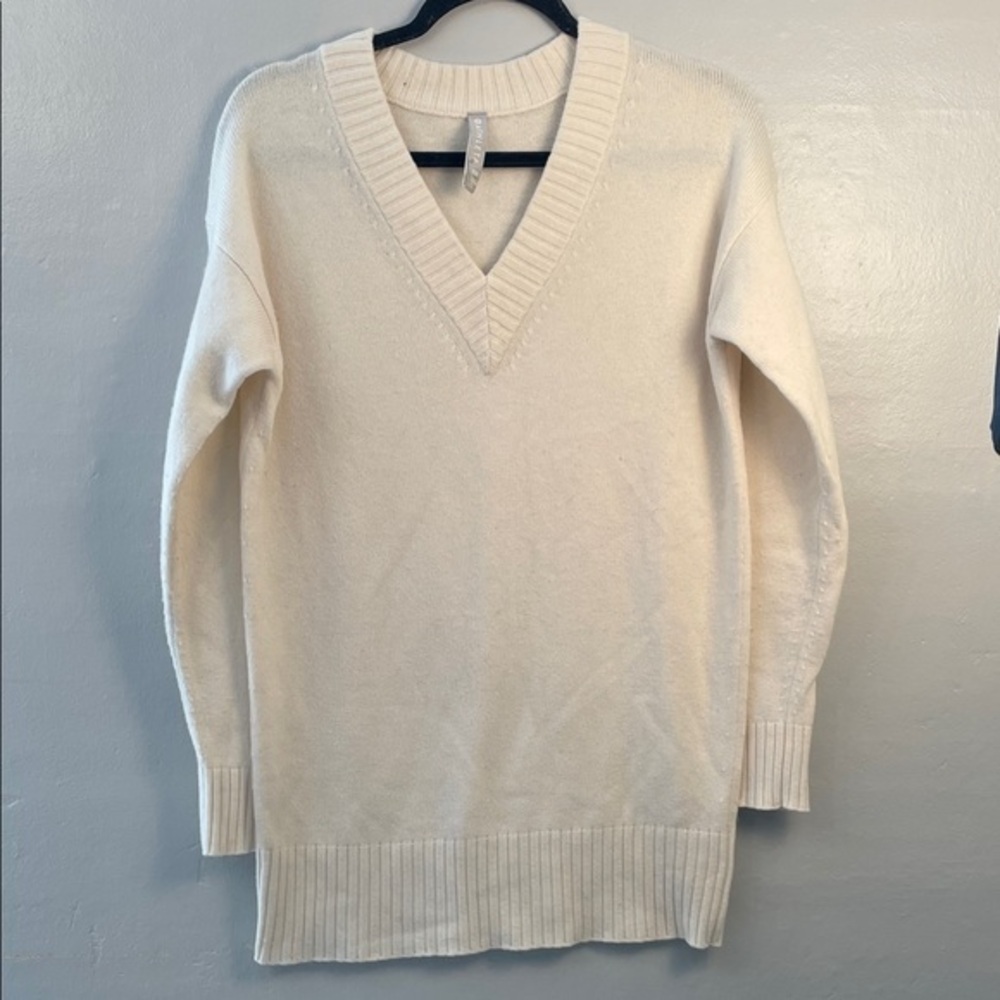 ATHLETA Wool Cashmere V-Neck Tunic Sweater, size xxsmall cream
